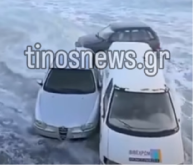 TALASI NOSILI PARKIRANE AUTOMOBILE! Šok snimak iz Grčke (VIDEO) 